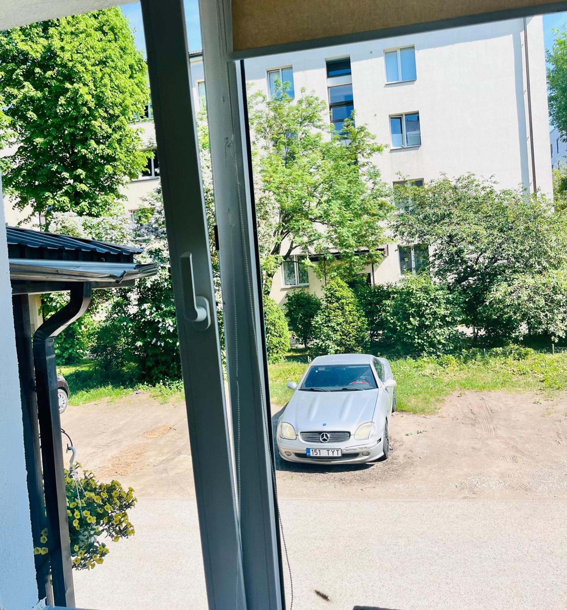 Tallinnhousing Studio For 4 With Free Parking Íbúð