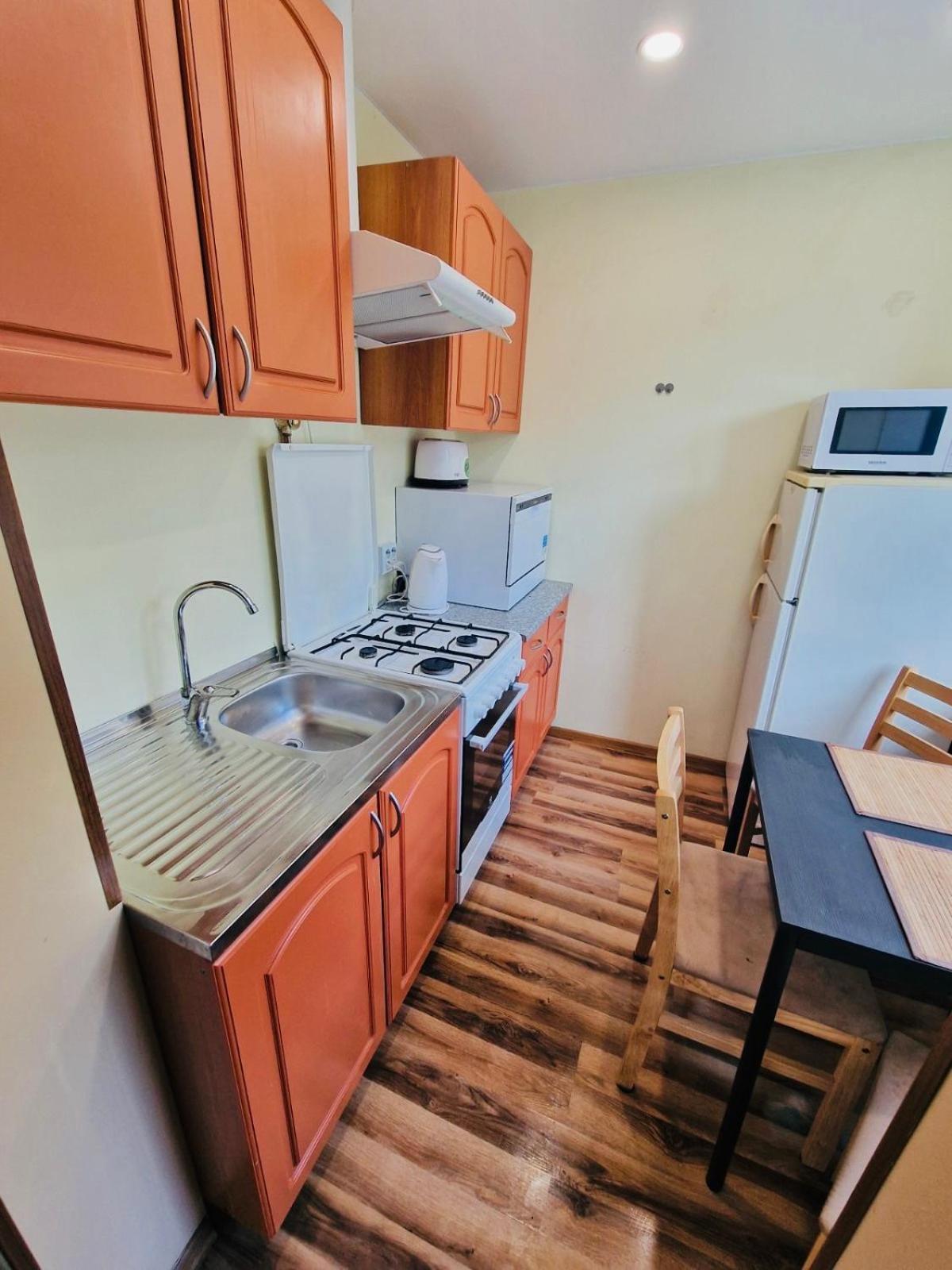 Tallinnhousing Studio For 4 With Free Parking Íbúð Tallinn